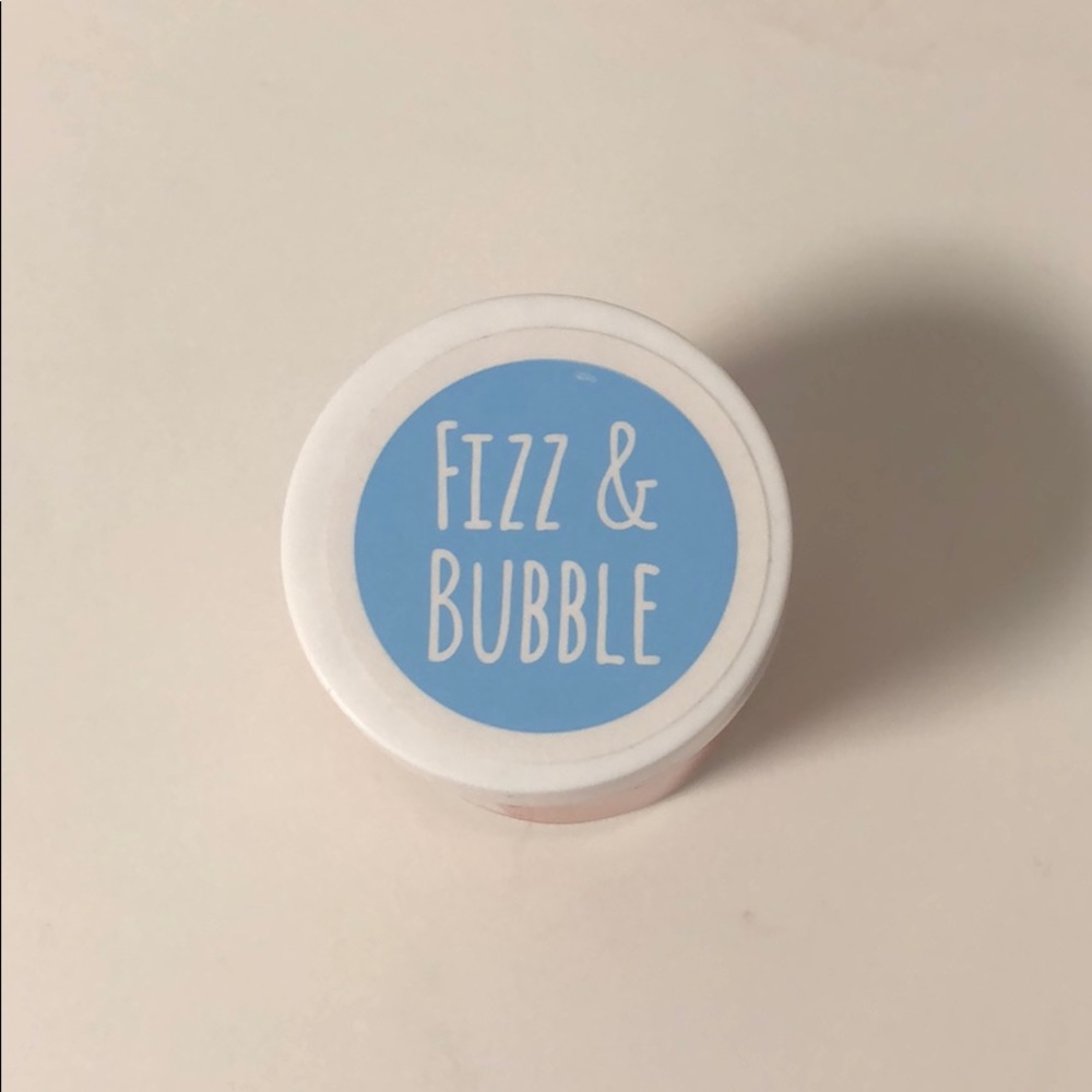 Fizz and bubble lip scrub